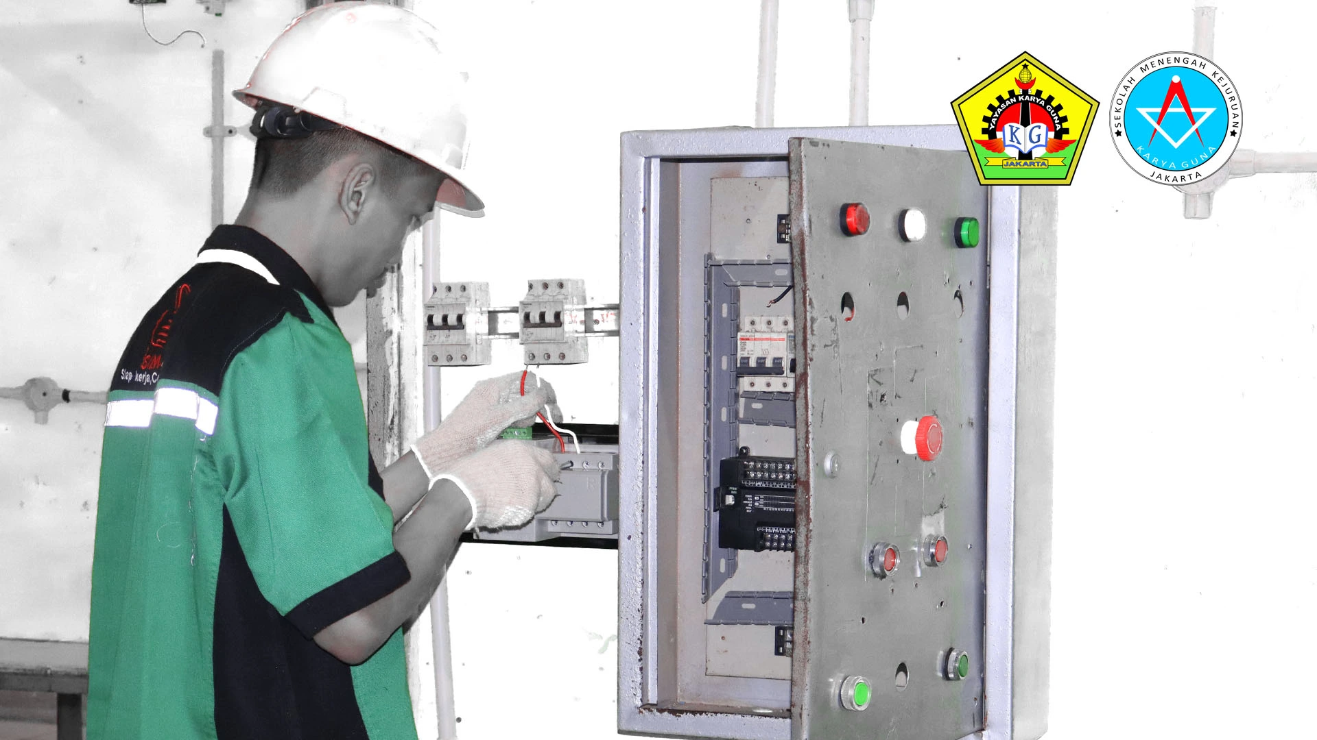 Mengulik Jurusan Teknik Elektro, Apa Cuma Jadi Tukang Listrik?